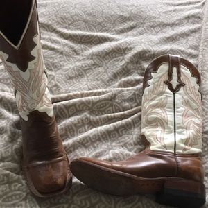 Lucchese 7.5 B Women's square toe boot